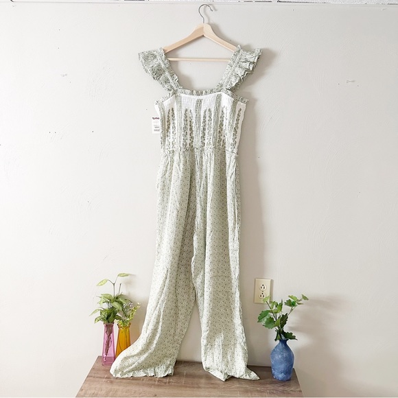 sim and sam Pants - Sim and Sam Sage Green Floral Jumpsuit Size XL, Ruffled Straps and Stretch Waist